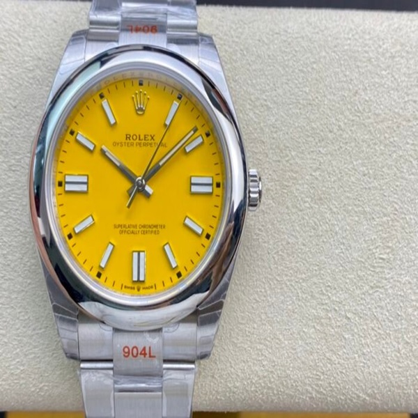 4d39d6_c26b329866a44b28a185df348e1dcdd6mv2-700x526 Rolex Oyster Perpetual 41 Turquoise (Yellow dial Oyester) - Image 1