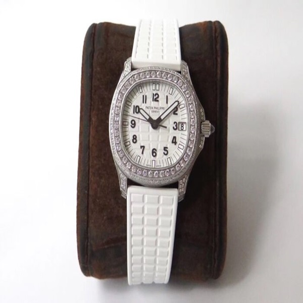 4d39d6_c51d95b9b27f49ad997c9c021fd5b17amv2-700x525 Patek Philippe Aquanaut with Diamonds Encrusted Casing-1:1 Superclone - Image 1